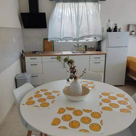 Eva's Place Caristo